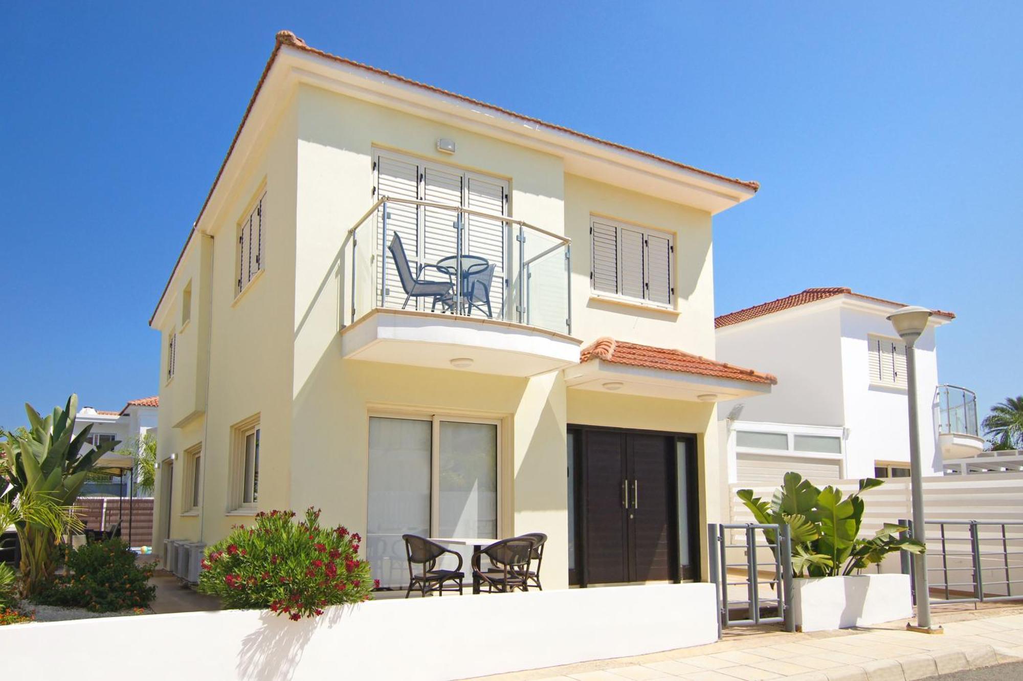 Adonia - 30m From Pernera Ferienhaus *